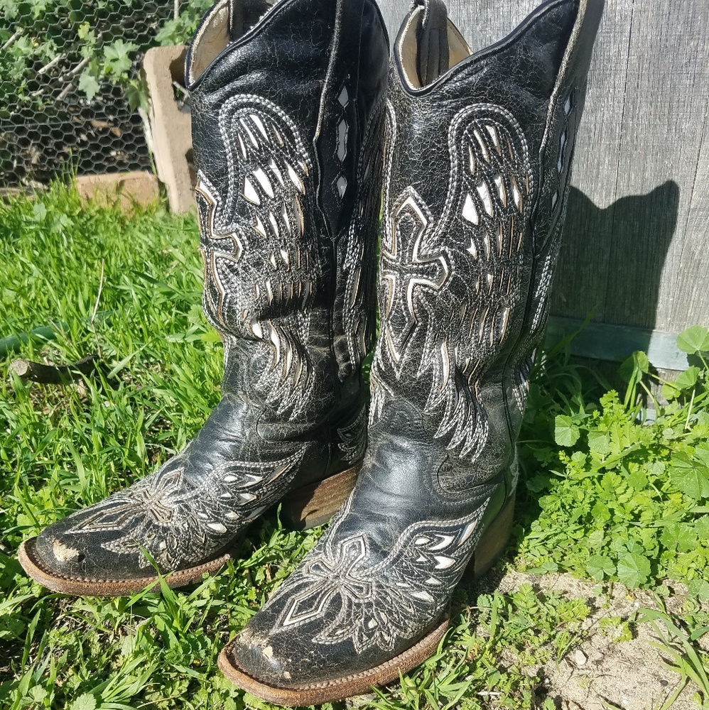 Corral Black & White Cross Wing Boots